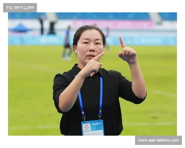 全国残疾青少年五人制棒球赛听障选手通过手语默契配合 全国残疾青少年五人制棒球赛听障选手通过手语默契配合